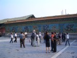 The glazed tile screen was built in 1771 during the reign of Emperor Qianlong, and is 3.5 meters high and about 30 meters long. 
