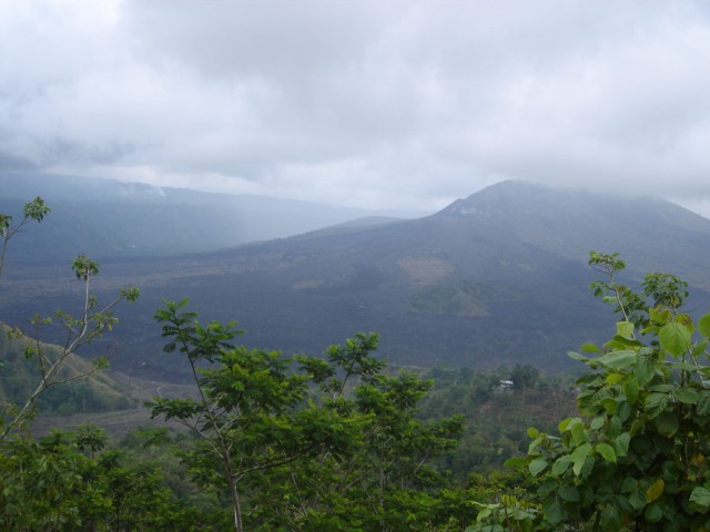 Wider view, looking at the left-most slope of the volcano.