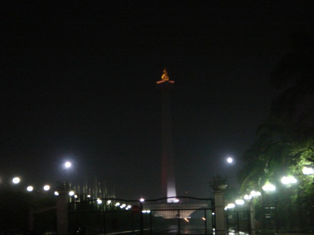 The gold monument basking in the nights skies
