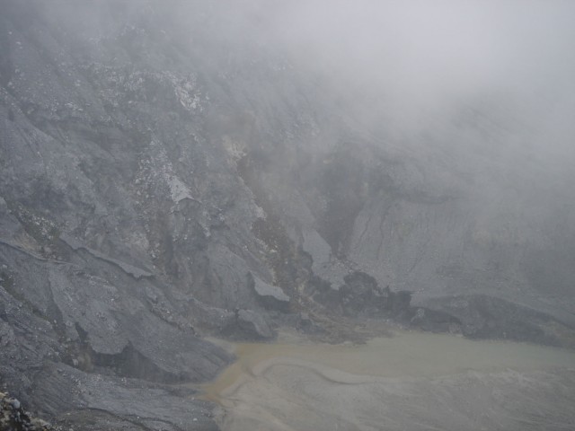 Close up of the crater edge
