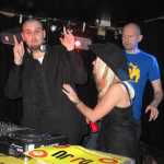 Julian, we are the number 1 DJs of the night...
Benedicte, hang on we are on the first up here...it's a long night ahead of us!