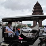 Mum, Tuk Tuk and Independent Monument